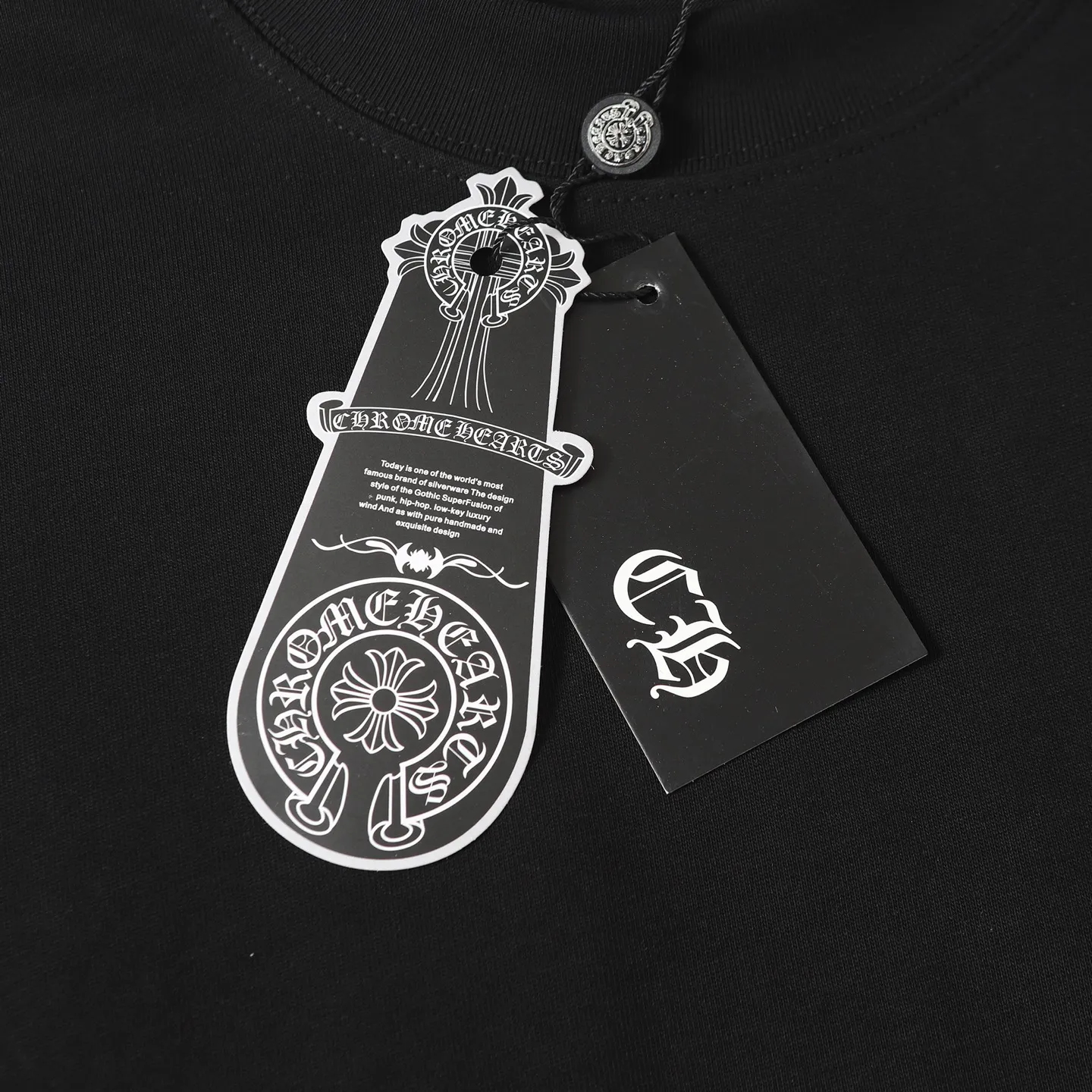 🅿️190 COME HEARTSCH/Cro Heart Purple Horseshoe Printed Embroidered Short Sleeve T-shirt Uses direct injection imported machine printing hardware and accessories, all custom-made, embroidery➕printing design Correctly configured black 2025 packaging 280 grams custom-dyed double yarn cotton version Large, loose and stylish Differentiated from the low version, slim and long version, upper body pulls the hips, correct high-density main mark, washed tag, hand-sewn Color: Black/White Size: XS-L